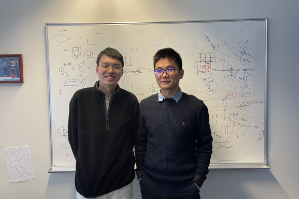 Prof. Zhou Yanguang (right) and his PhD student Liu Wenxiang (left) proposed a rigorous concept based on the Onsager reciprocal theorem to describe the thermal transport behaviors in superionic crystals. Prof. Zhou Yanguang (right) and his PhD student Liu Wenxiang (left) proposed a rigorous concept based on the Onsager reciprocal theorem to describe the thermal transport behaviors in superionic crystals.